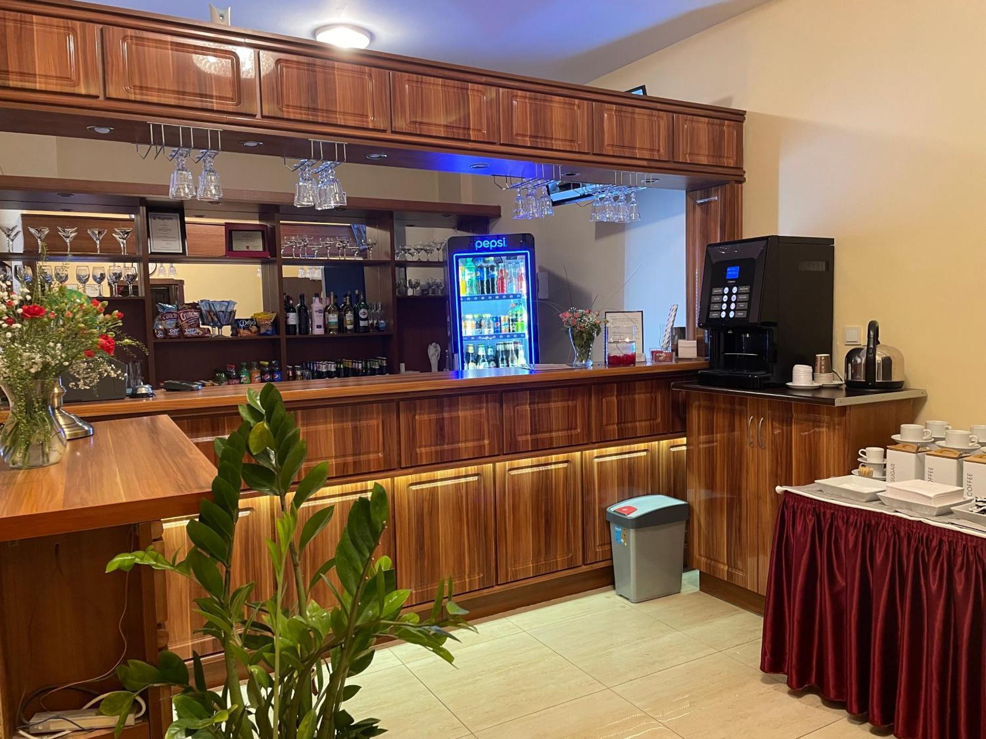 Korona Palace Leznica Wielka Ngoại thất bức ảnh