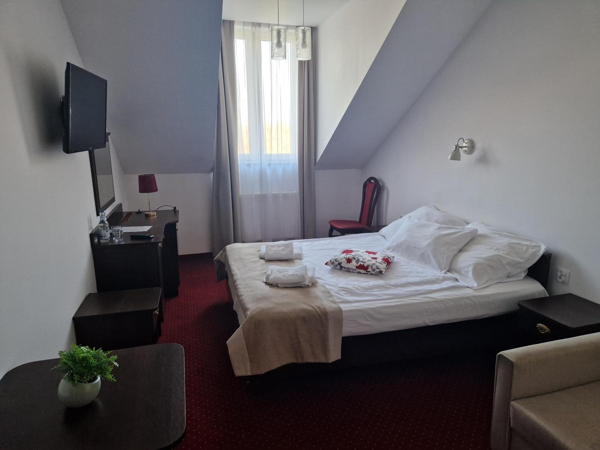 Korona Palace Leznica Wielka Ngoại thất bức ảnh